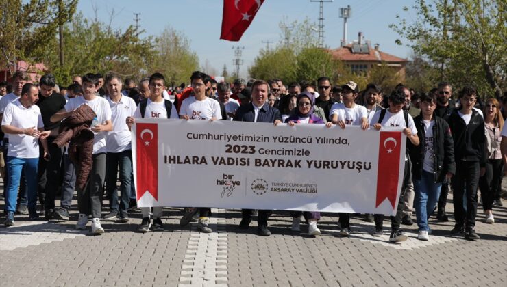 Ihlara Vadisi’nde 2023 Genç, 3 Bin Metrekarelik Türk Bayrağı Açtı