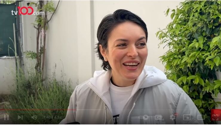 EZGİ MOLA HAMİLE OLDUĞUNU AÇIKLADI