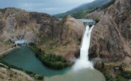 Sivas’ta Kılıçkaya Barajı Doldu, Kapakları Açıldı