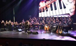 Mersin’de Çocukların Eğitimine Destek İçin Senfonik Pop Konseri Verildi