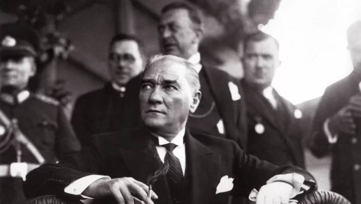 Mustafa Kemal Atatürk En Çok Beğenilen Tarihsel Kişilik Seçildi!