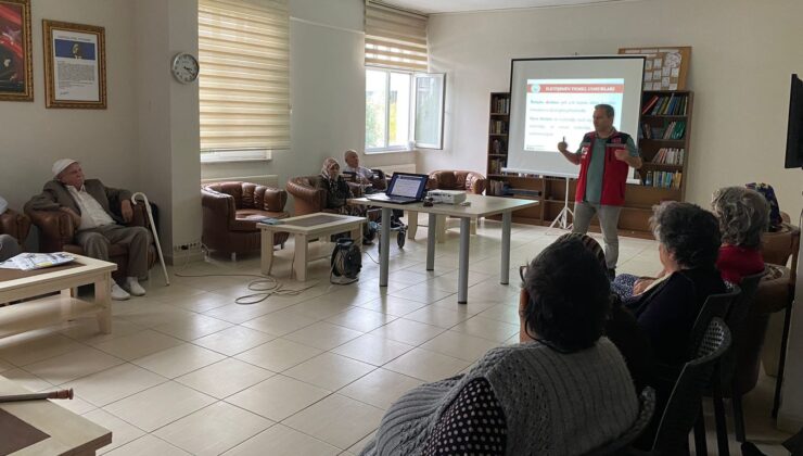 Huzurevi Sakinlerine ve Personellere Aile İletişim Becerileri Eğitimi Verildi