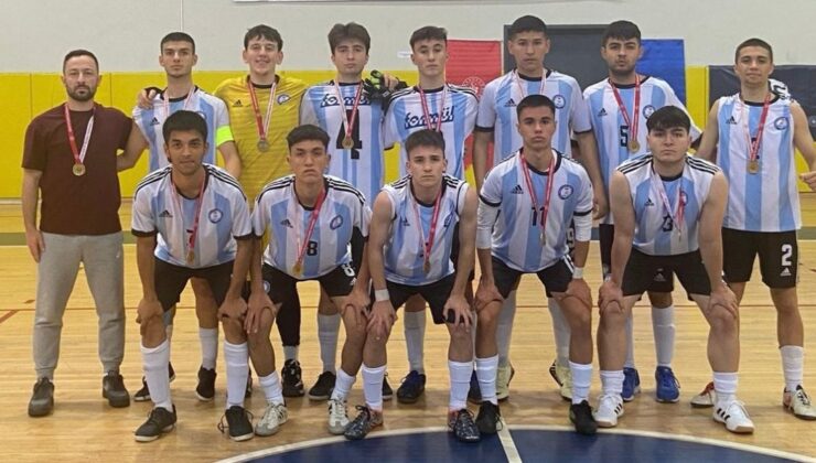 Çorlu İlçesi Arif Nihat Asya Anadolu Lisesi Futsal Erkek Takımından Büyük Başarı