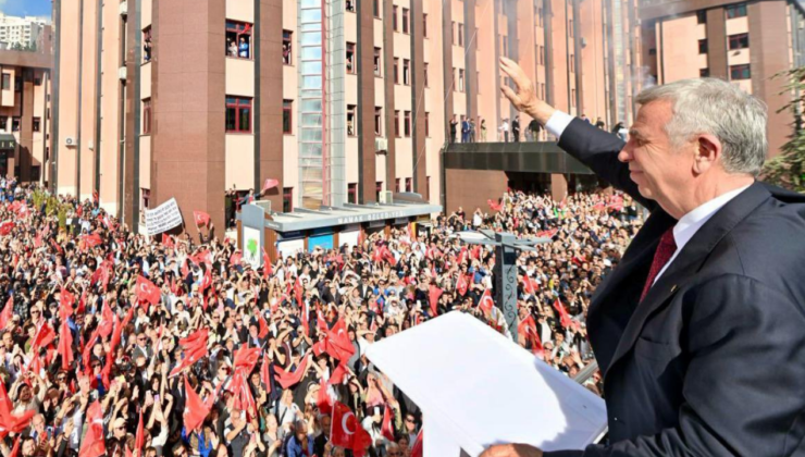 Zafer Mitinginde, Dikkatleri Üzerine Çekti!