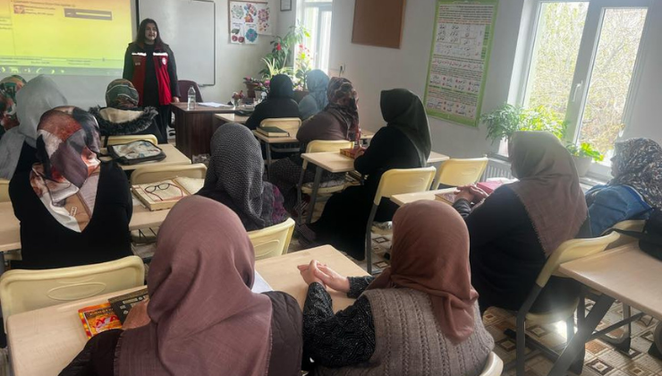 Kursiyerlere Eğitim Düzenlendi