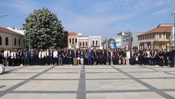 Çelenk Sunma Töreni Düzenlendi