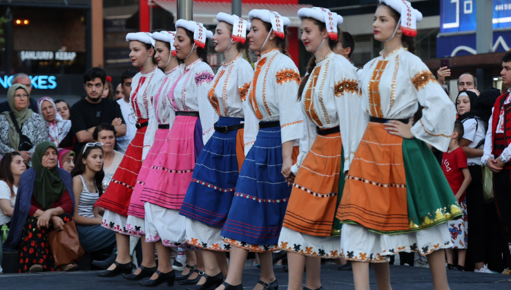 International Folk Dance Festivali Düzenlendi