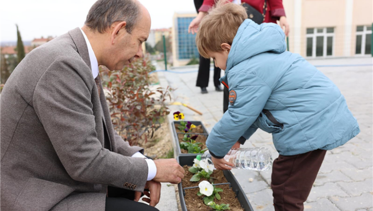 “Doğaya Bir Çiçek Hediyemiz Var!” Etkinliği Düzenlendi!