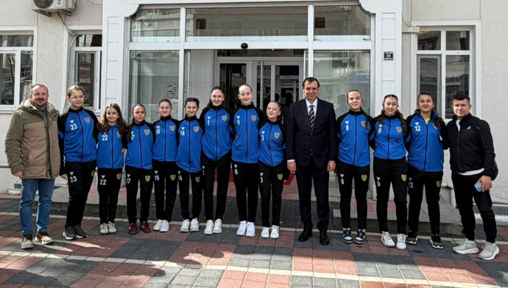 Ercan Özalp Vizespor Midi Voleybol Takımını Yolcu Etti!