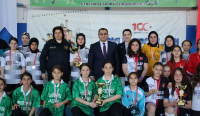 Kız Futsal Turnuvası Vize Kapalı Spor Salonu’nda Gerçekleştirildi!