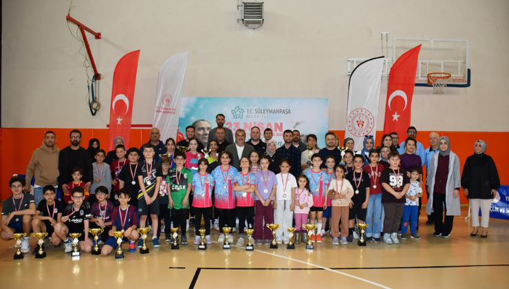 Turnuvalarda Gençler Kıyasıya Mücadele Etti!