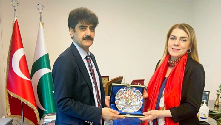 Rektör Rengin Ak Shahid Younas’ı Ziyaret Etti!