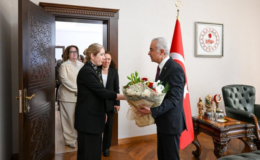 Vali Turan Dünya Hemşireler Gününü Kutladı!
