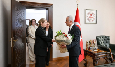 Vali Turan Dünya Hemşireler Gününü Kutladı!
