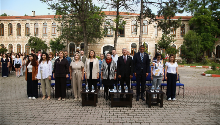 Baret Takma Töreni Mimarlık Fakültesi Avlusu’nda Yapıldı!