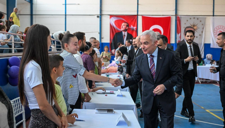 “Ailemiz Şiir Gibi” Ortak Şiir Kitabı Tanıtım ve İmza Günü Programı Gerçekleştirildi!