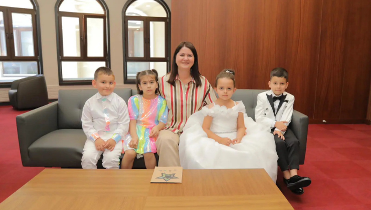 Öğrenciler Edirne Belediye Başkanı Filiz Gencan’a Davetiye Takdim Ettiler!