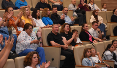 Belediye Meclis Üyesi Sunay Sezgin Türk Sanat Müziği Bahar Konserine Katıldı!