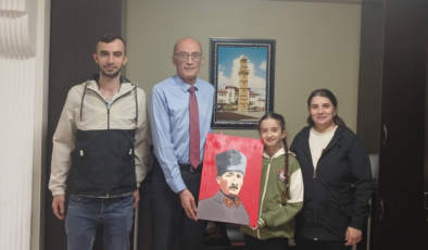Atatürk Ortaokulu Öğrencisinin Atatürk Portresi Büyük Beğeni Topladı!